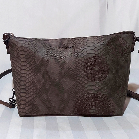 9. DESIGUAL. BE YOU CROSSBODY BAG! - Picture 1 of 3